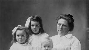 Belle Gunness: Biography, Serial Killer ...