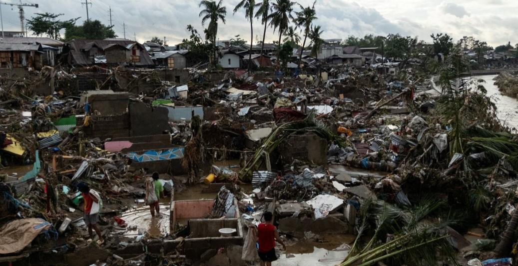 Wrecked homes in Cebu