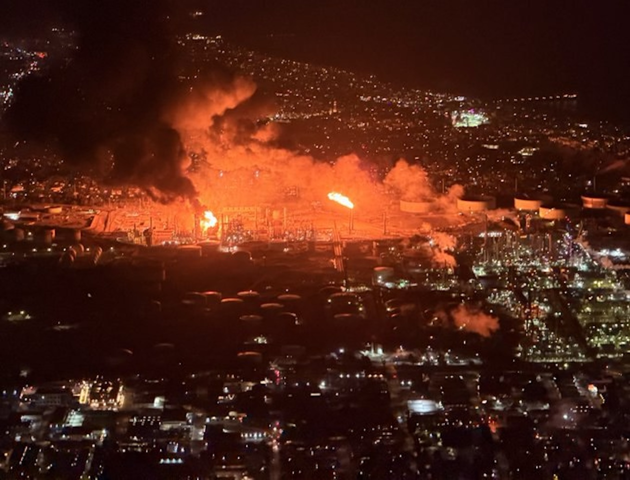 WATCH: Massive Explosion Rocks Chevron Refinery in El Segundo; No Injuries Reported